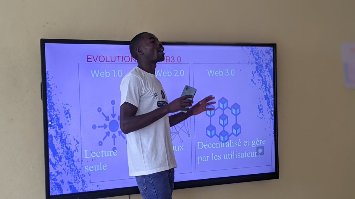ShukuruHonore's tweet image. Nous avons été jouyeux de partager les meilleurs de nous même sur le Web3 et la Blockchain dans l&apos;activité organisée par @Goyouthstartup appuyé par @TokenMithrandir.C&apos;était un bon moment!