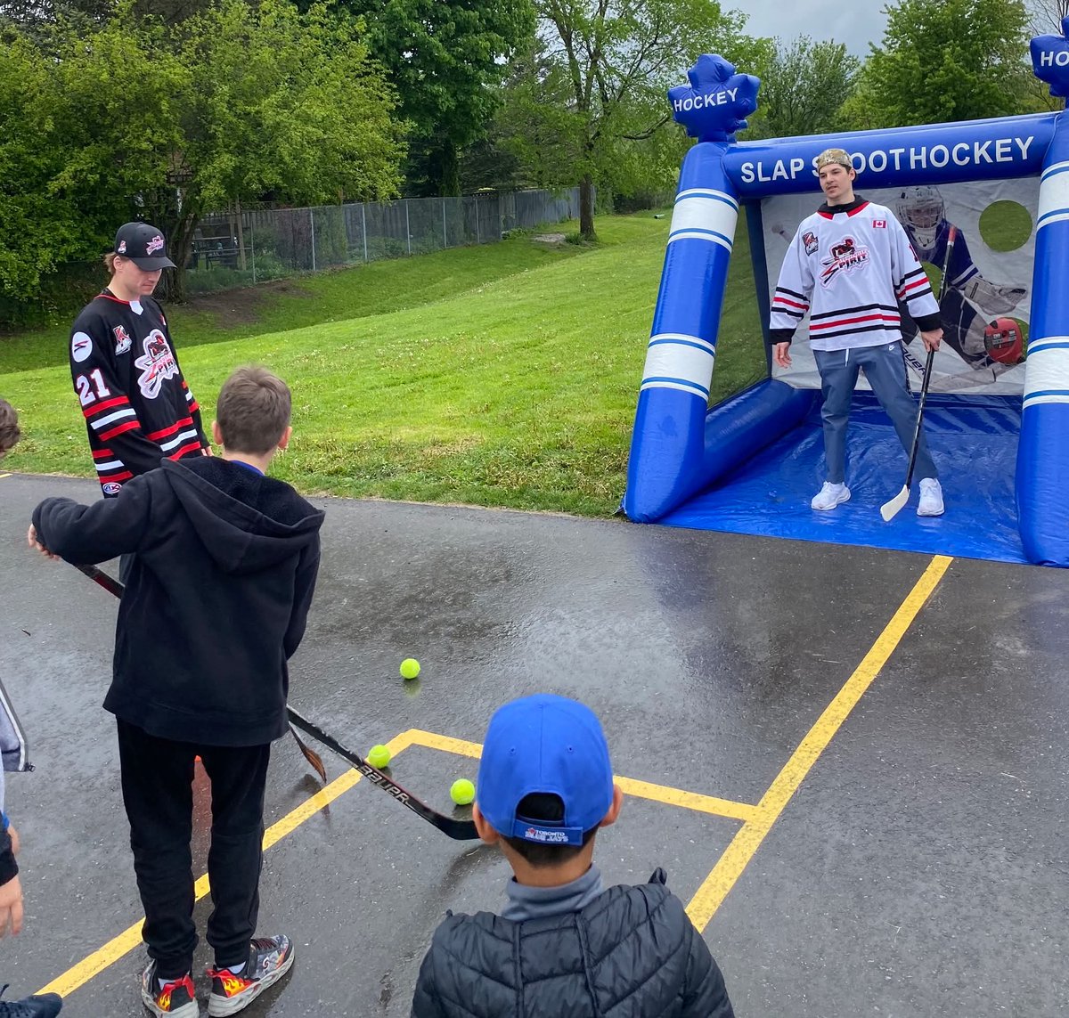 Thanks to St. Brigid Catholic Elementary School for inviting our players to take part in its annual Bulldog BBQ Fundraiser.
Great families. 
Awesome community-minded school.