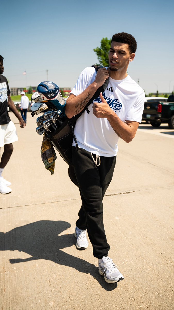 Drake Basketball tweet media