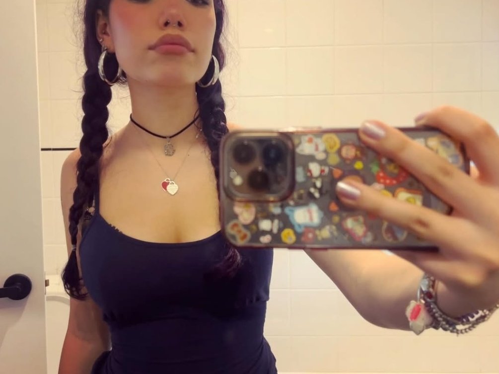 alt, juniper lee. ꩜ tweet media