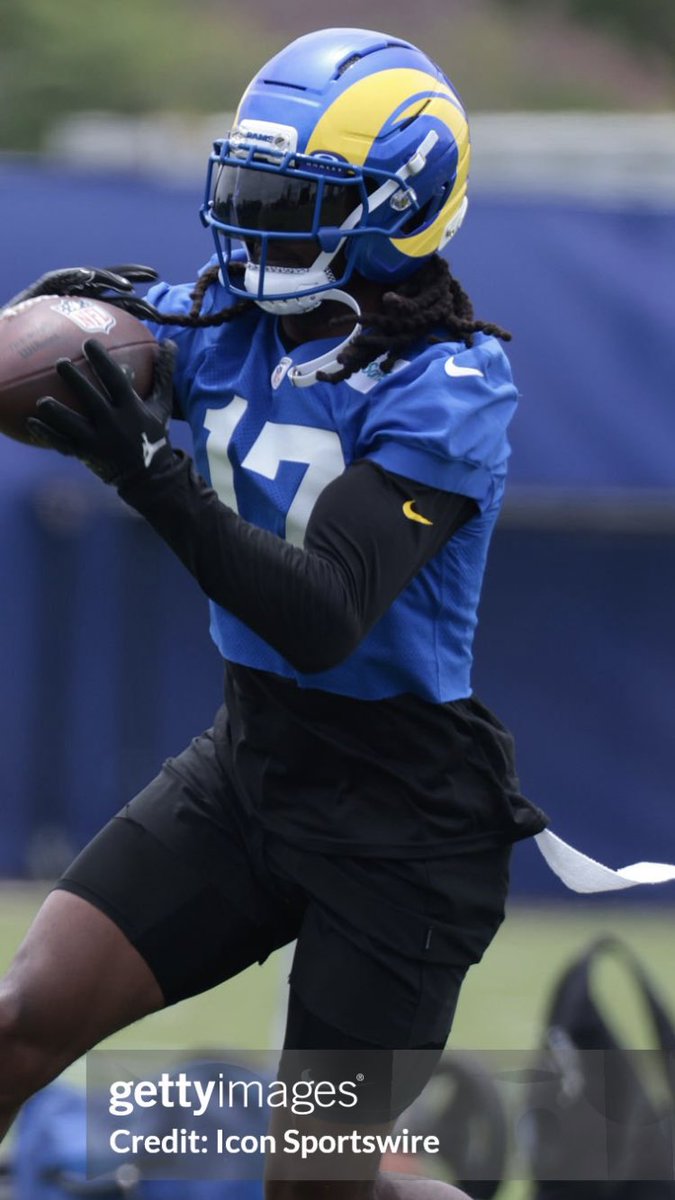 HelmetStalker's tweet photo. Rams WR Davante Adams is using a Schutt F7 Pro with an F7-EGOP-NB-VC facemask, 20% Oakley visor and a SportStar Victory chinstrap; he used a Schutt F7 UR1 with a Riddell hardcup chinstrap and a Schutt Air XP Q11 with a titanium EGOP facemask with the Jets and Raiders in 2024. https://t.co/jzKeWIQmeF