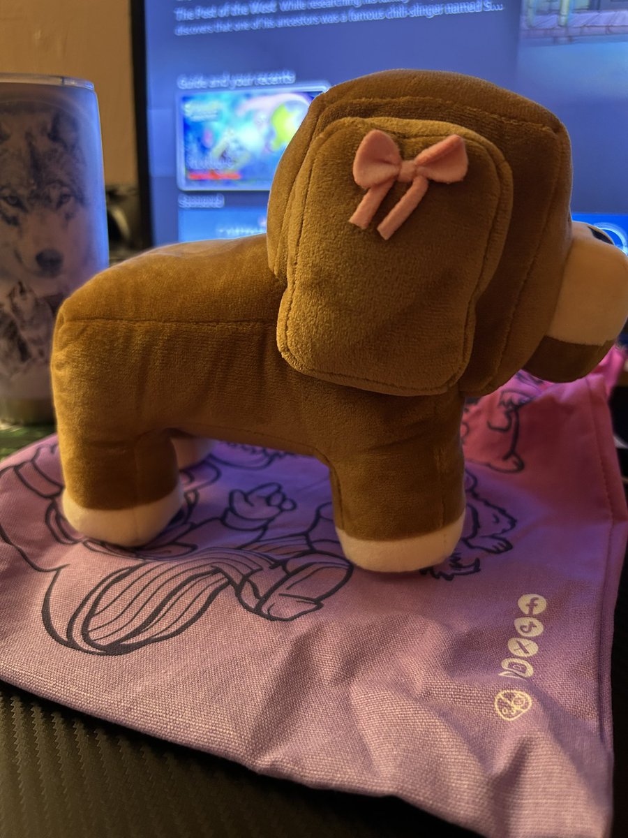 MusaMusicalWolf's tweet image. My Canela plushie came thank you @ponchokings3 and @Makeship for making this happen. 😊 I absolutely love her.