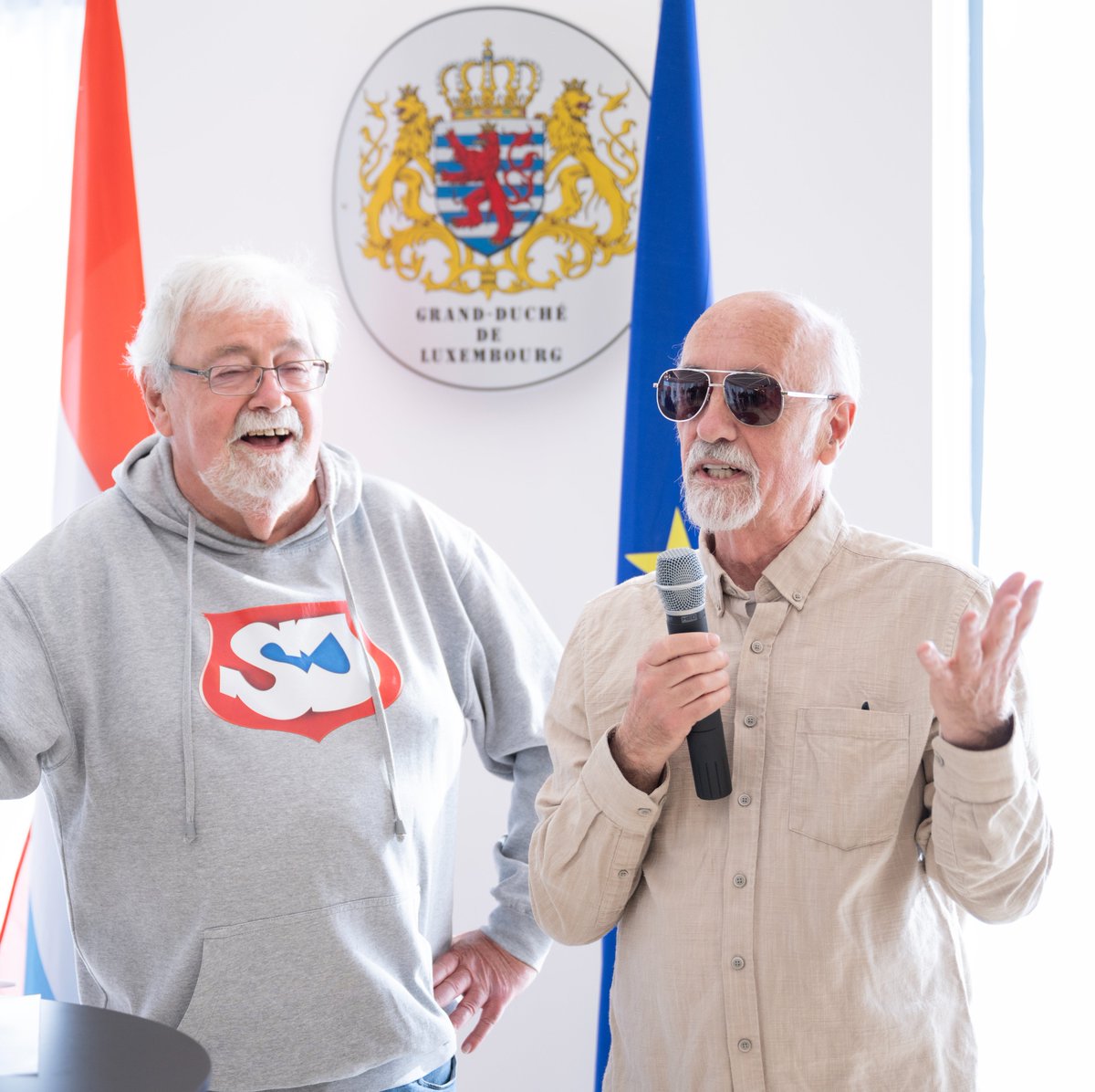 Speaking up my mind in front of a handful of ambassadors, a Prime Minister, a Mayor of the city and an ex President of the Republic, flanked by a colleague from the comic world.