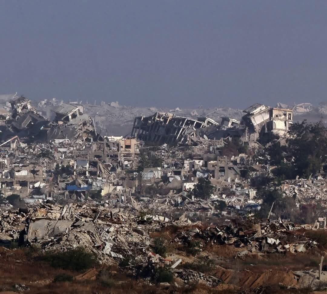 كلن يحدد موقفه يوم الوقوف
ما مؤمن إلا من يحدد موقفه..!!

يصوم ويصلي وفي مكة يطوف
ويجاهد أعدا غزة المستضعفة..

لابد في الاسلام من رص الصفوف
والدين موقف حق ماهو صفصفه..!!

#ضيف_الله_سلمان