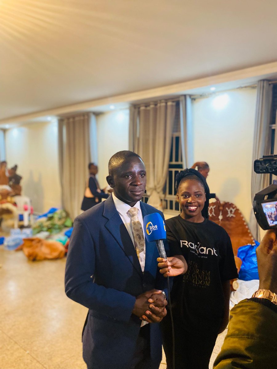 BAGANDA ON ŤWÌTTER (@bagandatweepsss) on Twitter photo 1st Runner Ssaza Kyaddondo <a href="/SarahKayz50/">NDAGIRE SARAH</a> wuyo nga ali mu Camera za <a href="/bbstvug/">BBS TEREFAYINA</a> akwatidde Ssenkulu wa <a href="/TourBugandaUG/">Buganda Heritage and Tourism Board (BHTB)</a> Omukungu <a href="/NajibSsekikubo/">Nsubuga Najib Ssekikubo</a> akazindalo
#MissTourismBuganda2025 1st Runner Ssaza Kyaddondo <a href="/SarahKayz50/">NDAGIRE SARAH</a> wuyo nga ali mu Camera za <a href="/bbstvug/">BBS TEREFAYINA</a> akwatidde Ssenkulu wa <a href="/TourBugandaUG/">Buganda Heritage and Tourism Board (BHTB)</a> Omukungu <a href="/NajibSsekikubo/">Nsubuga Najib Ssekikubo</a> akazindalo
#MissTourismBuganda2025