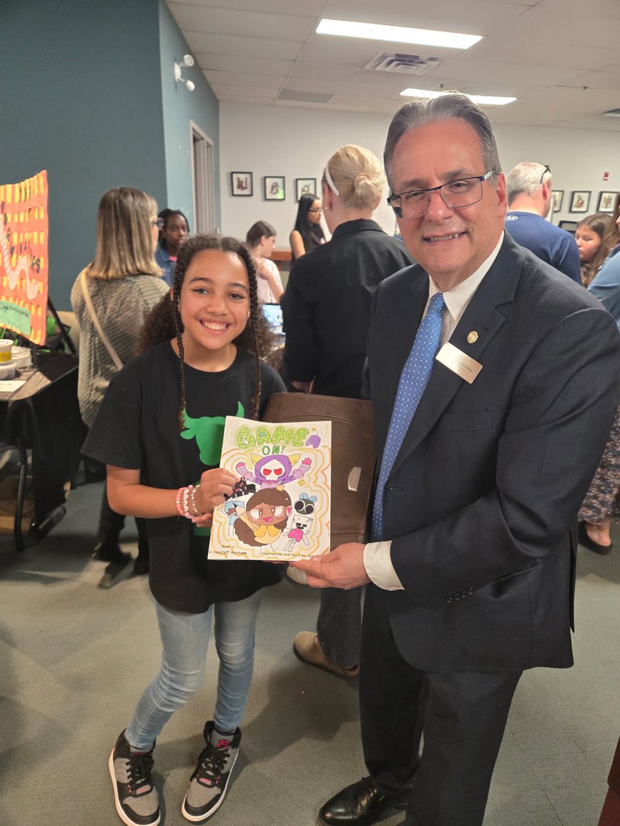 Francesca Rizzo, OCT (@missrizzo1) on Twitter photo Congratulations to R, the author and illustrator of ‘Game On’, for selling her very first copy to <a href="/TDOttawa/">Tom D'Amico</a>; OCSB’s Director of Education! 🎉👏🏻
•
<a href="/StLukeNepean/">St. Luke School (Nepean)</a> <a href="/OttCatholicSB/">Ottawa Catholic School Board</a> <a href="/ocsbSEP/">Social Entrepreneurs at the OCSB</a> Congratulations to R, the author and illustrator of ‘Game On’, for selling her very first copy to <a href="/TDOttawa/">Tom D'Amico</a>; OCSB’s Director of Education! 🎉👏🏻
•
<a href="/StLukeNepean/">St. Luke School (Nepean)</a> <a href="/OttCatholicSB/">Ottawa Catholic School Board</a> <a href="/ocsbSEP/">Social Entrepreneurs at the OCSB</a>