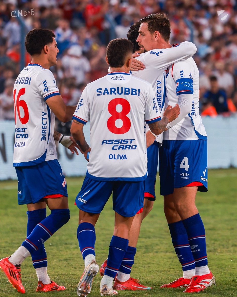 Buysan's tweet photo. 📌 El plantel de @Nacional resolvió no dar más entrevistas a los medios y no harán actividades con los socios solicitadas por el club.  
El motivo no es la llegada de Maxi Gómez, sino discrepancias en las declaraciones del Vice Flavio Perchman. 

➡️ El cuerpo técnico si hablara, pero los jugadores respaldados por el propio Eguren, tomaron esta decisión como reclamo.  

➡️ No tiene que ver la llegada de Gómez, al punto que Coates le escribió para convencerlo de que diera el paso, sino otras declaraciones.  

Una que molestó fue que Perchman dijera que prefería que ganara la final el basquetbol antes que el futbol ante Torque. 

Mañana más detalles en @MananaDelFutbol