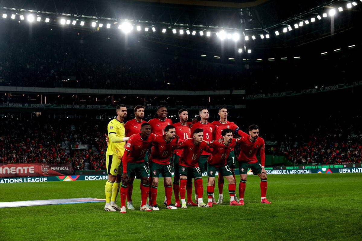 M7MDSAJ's tweet photo. اذا البرتغال عطوها نظام ريال انشيلوتي وسلموا الكوره لمنتخب المانيا وقعدوا يدافعون لـ الدقيقه 90 

اضمن لكم بان التعادل جاي لا تركن كورة يرحم امك قاتل عشان الهدف الثالث ..

#البرتغال_المانيا https://t.co/llwBcwZGsh