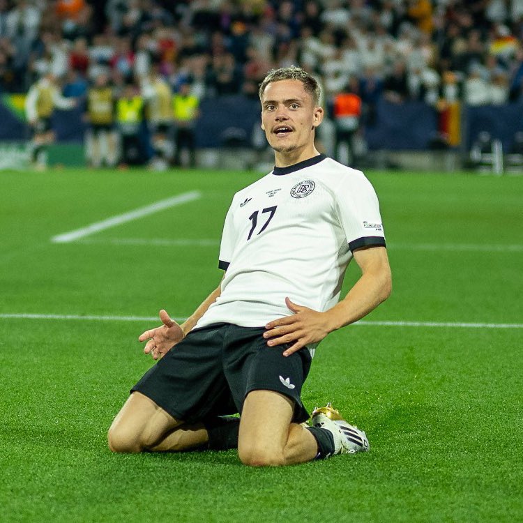 mimimajjaa's tweet photo. Imagine him doing this cele at Anfield 🌟 https://t.co/NRSKkE7aou