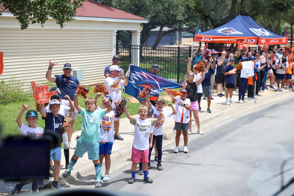 UTSA Athletics (@utsaathletics) on Twitter photo Send off your Austin Regional Champs in style as they head to California for the NCAA Super Regionals!
Join us at 1 p.m. tomorrow outside the <a href="/UTSABSB/">UTSA Baseball ⚾️</a> locker room on Barshop Blvd.
Bring your signs and posters, and wear your navy and orange!
#BirdsUp 🤙 #LetsGo210 Send off your Austin Regional Champs in style as they head to California for the NCAA Super Regionals!
Join us at 1 p.m. tomorrow outside the <a href="/UTSABSB/">UTSA Baseball ⚾️</a> locker room on Barshop Blvd.
Bring your signs and posters, and wear your navy and orange!
#BirdsUp 🤙 #LetsGo210