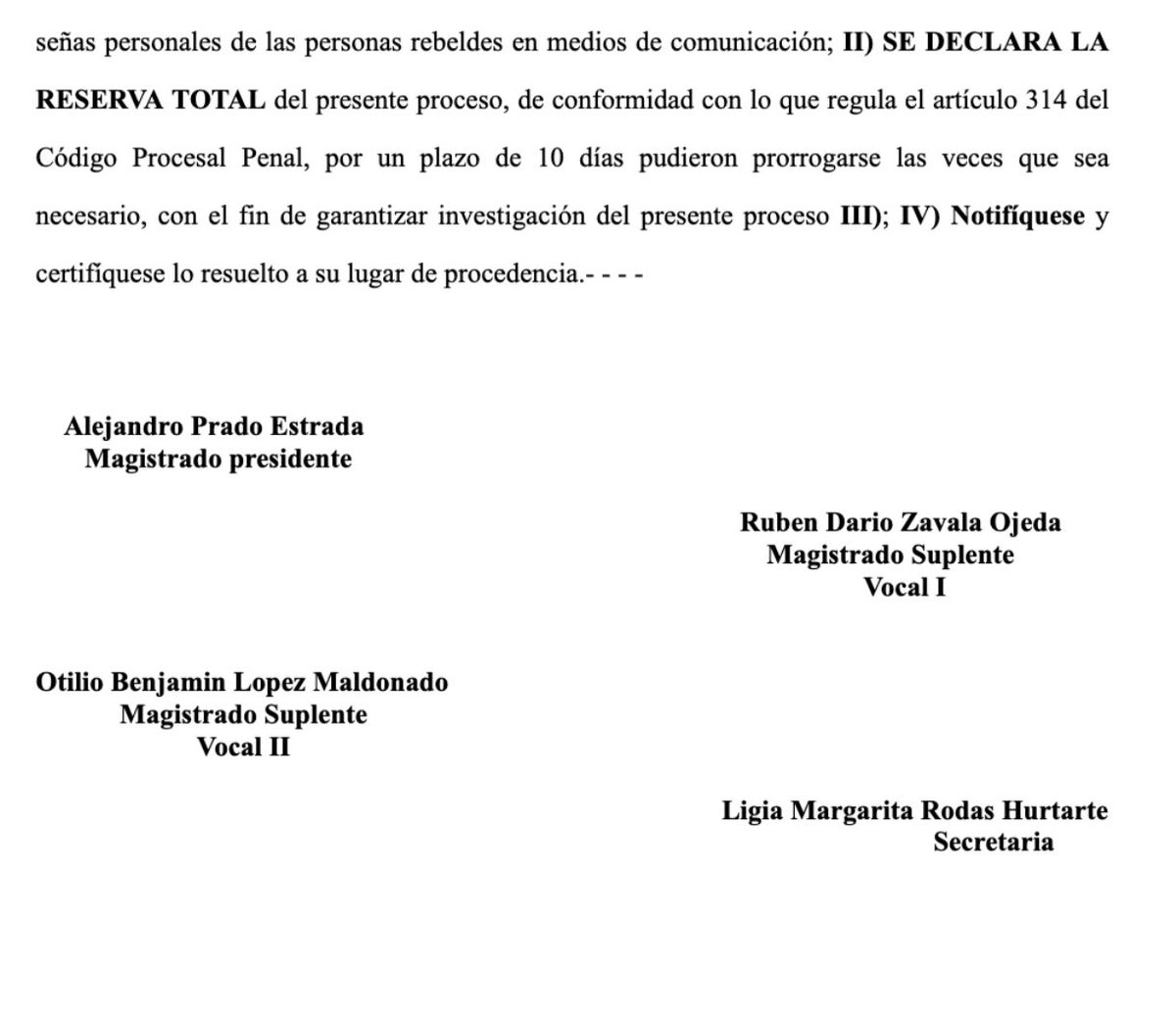#UrgenteLH 🚨 | La Sala Tercera de Apelaciones declaró la reserva total del caso que persigue a exfiscales y extrabajadores de la CICIG por tramitar acuerdos de colaboración eficaz. Esto ocurre luego de que emitieran 26 órdenes de captura, incluida una contra el excomisionado