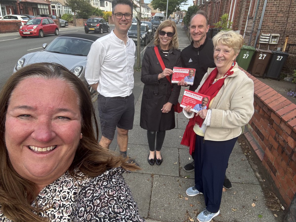 MolyneuxLabour (@molyneuxlabour) on Twitter photo 👏👏Fantastic feedback and support in Blundellsands this evening for our brilliant Labour candidate Dave Roscoe. <a href="/Sefton_Labour/">Sefton Labour Group</a> 👏👏Fantastic feedback and support in Blundellsands this evening for our brilliant Labour candidate Dave Roscoe. <a href="/Sefton_Labour/">Sefton Labour Group</a>