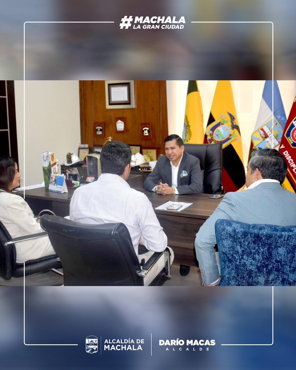 MachalaAlcaldia's tweet photo. El alcalde Darío Macas, mantuvo una importante reunión estratégica con los organizadores del evento Banana Time, que se realizará como parte de las actividades por #Machala201 https://t.co/fnNd2pRcao