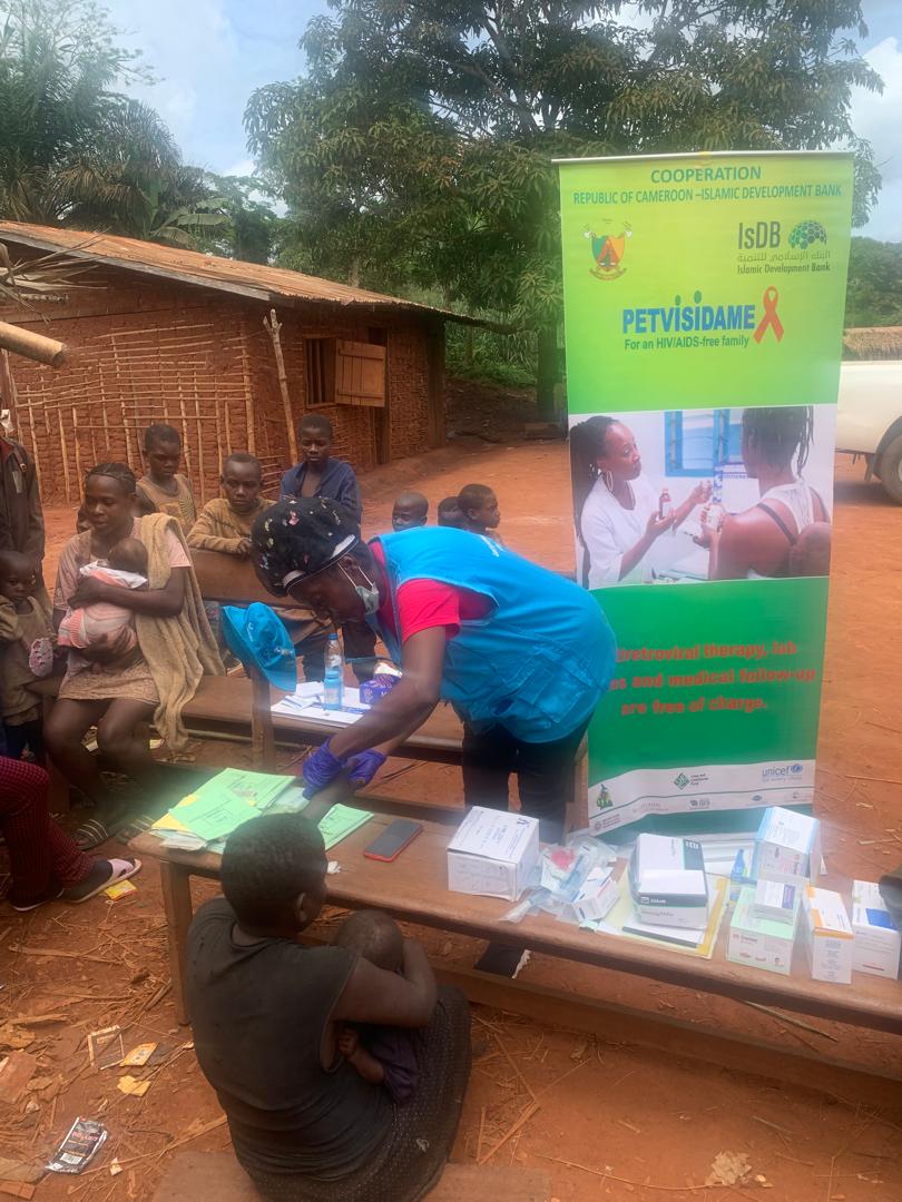 PETVISIDAME's tweet photo. 👩🏽‍🍼💉 Sensibilisation et dépistage en stratégie avancée à Kouak : les femmes Baka enceintes et allaitantes mobilisées 💪🏽
Une action conjointe OBC Nolfowop x FOSA x UNICEF pour renforcer l’accès aux soins maternels.
#SantéPourToutes #CommunautéBaka https://t.co/mFchsc1QOE