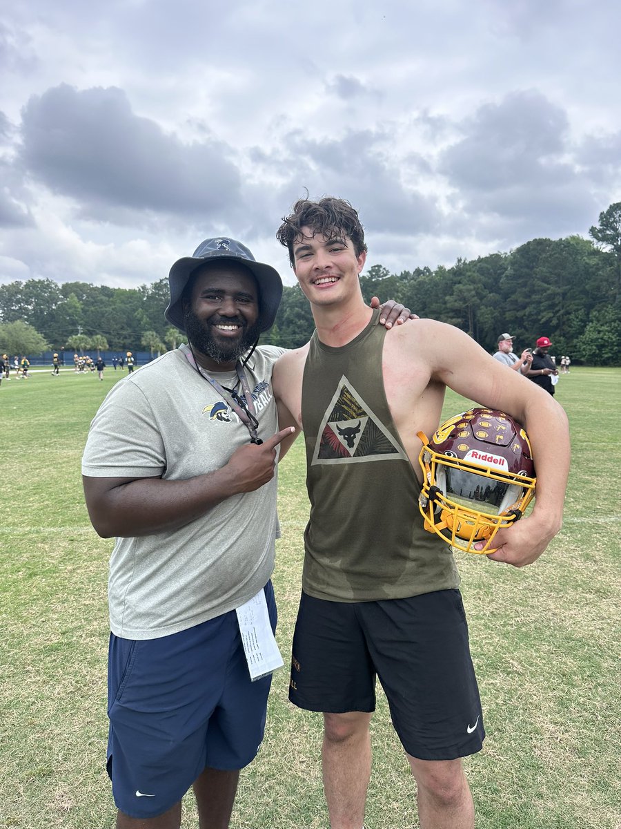 WillieDeSantis1's tweet photo. Had a great time the the @CSU_FB Big Man camp. Won King of the Hill!
@FUMAPGFootball @CoachTroyTaylor @ArrittFrank @coach_mikewelch @GabeGiardina @BDPRecruiting https://t.co/8E6p3c4t9w