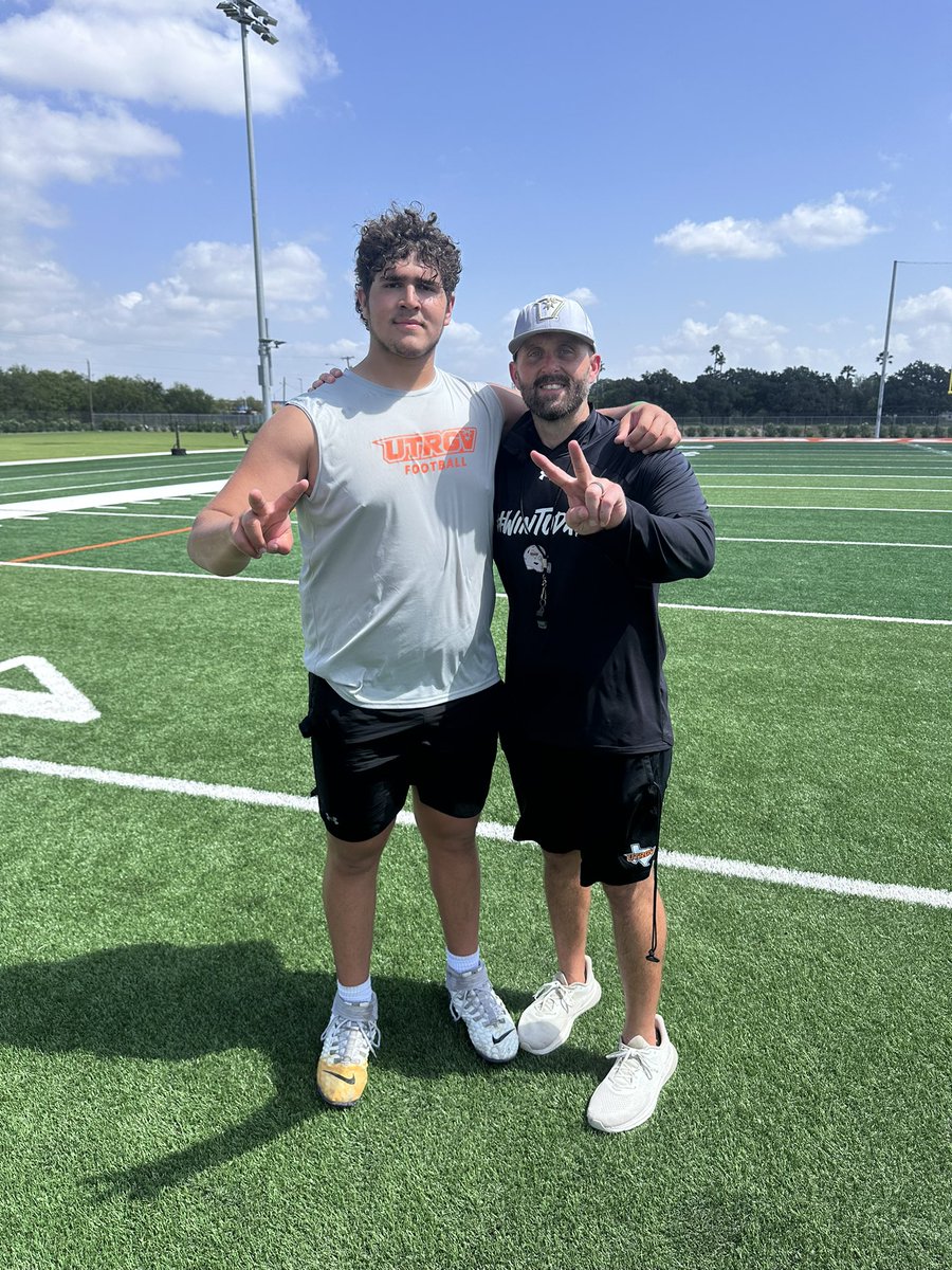 John Como tweet media