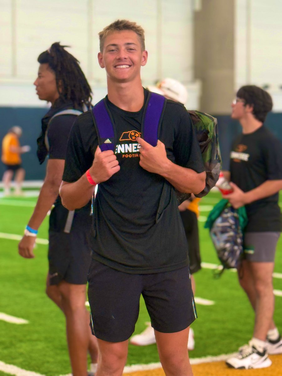EliSchlageter13's tweet image. First camp of the summer! Been coming to the Vols camp for 3 years and it never disappoints. @coachjoshheupel #govols