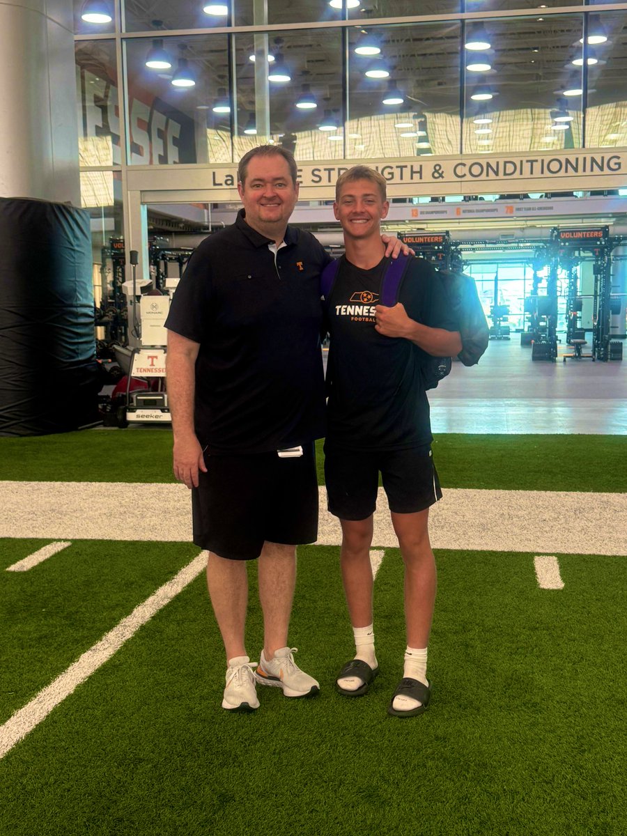 EliSchlageter13's tweet image. First camp of the summer! Been coming to the Vols camp for 3 years and it never disappoints. @coachjoshheupel #govols