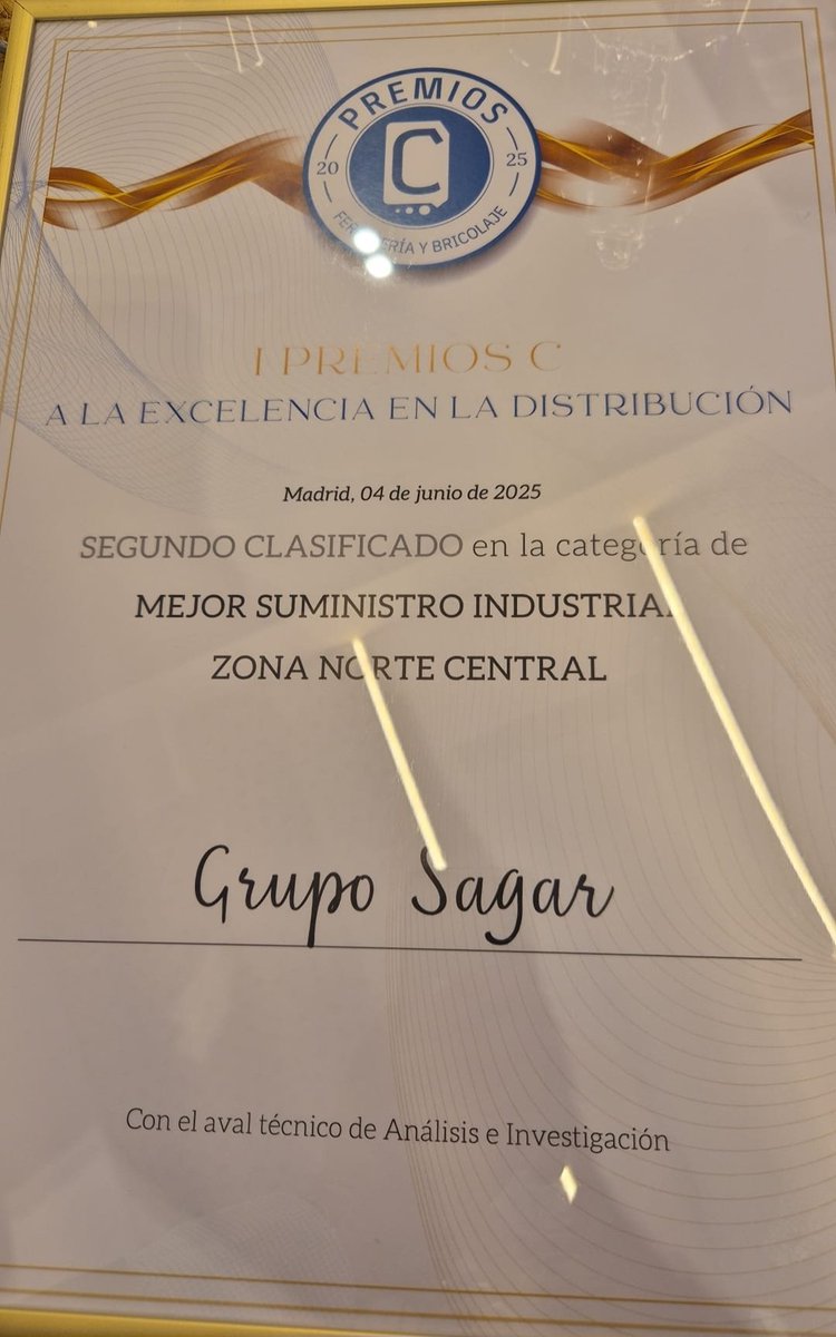 Hoy Jesus Saseta CEO  esta Madrid  la entrega de los " I edicion premios a la excelencia en la distribución en el sector de ferreteria"  <a href="/CdeFerreteria_/">CdeFerreteria</a>   2° puesto en la categoría de MEJOR SUMINISTRO INDUSTRIAL ZONA NORTE CENTRAL 
Seguimos mejorando y trabajando para todos