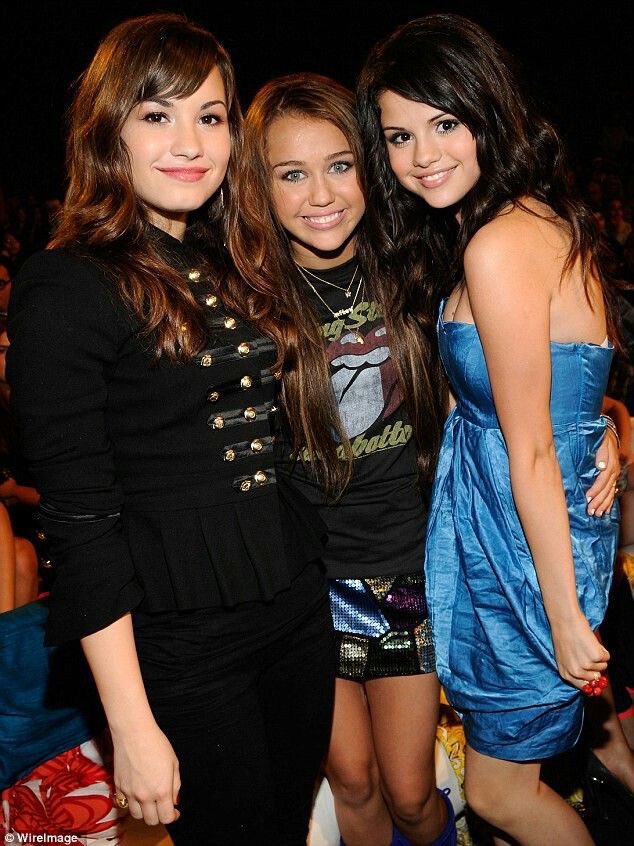 anti-hero tweet media