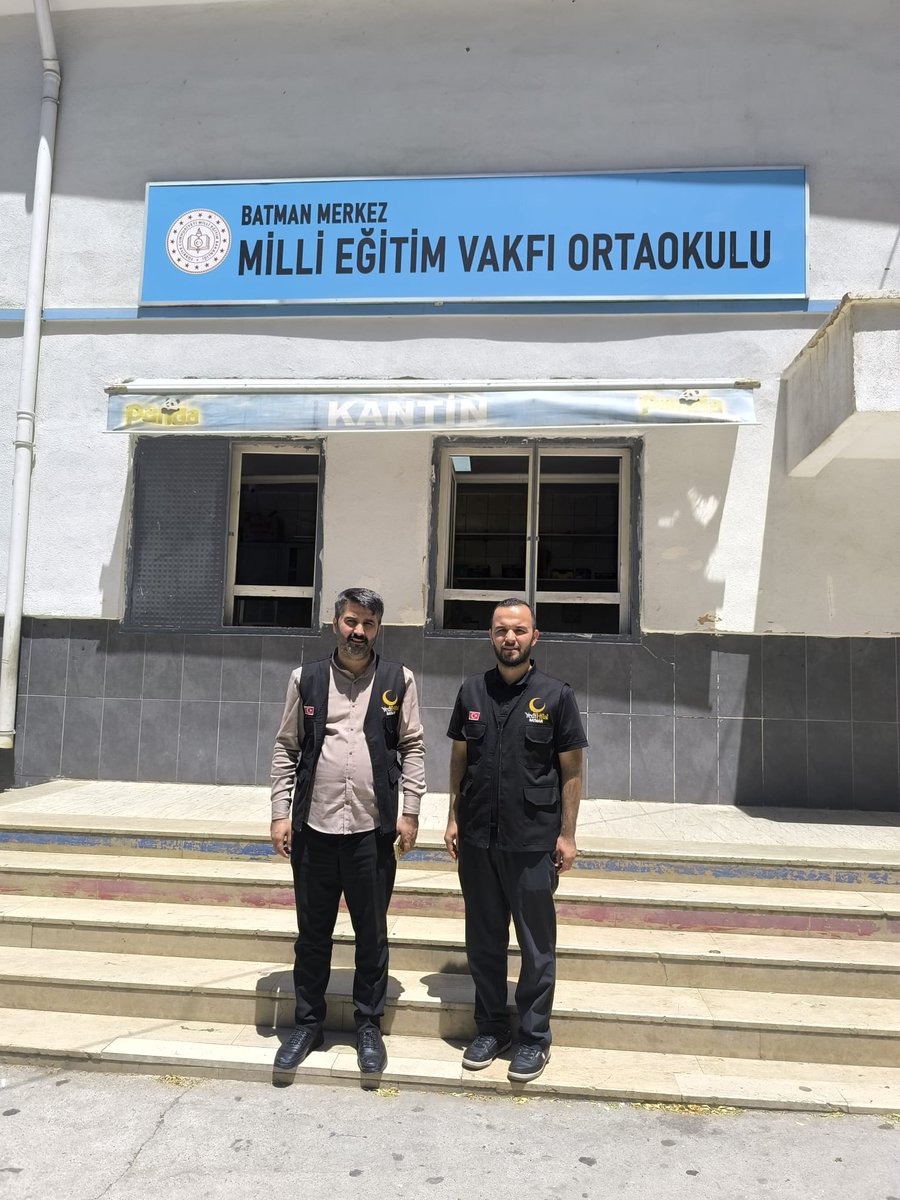 Kudüs’ün anlamını bilen; Bağdat’ın, Şam’ın ne demek olduğunu anlayan; İstanbul’u, Diyarbakır’ı bırakmayan; Endülüs’ü unutmayan bir gençlik için revan olduğumuz yolda bugünkü durağımız MEV Ortaokulu 
Dolu dolu bir yaz için; Bu yaz benimdir diyorsan senin yazın'da buluşuyoruz