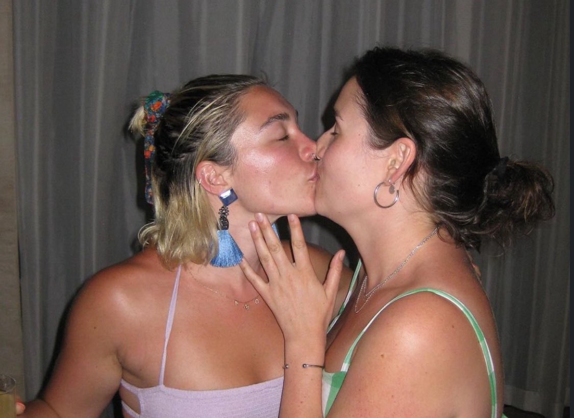 flosfilm's tweet image. my tl is going crazy over florence pugh having a girlfriend…guys fork found in kitchen😭