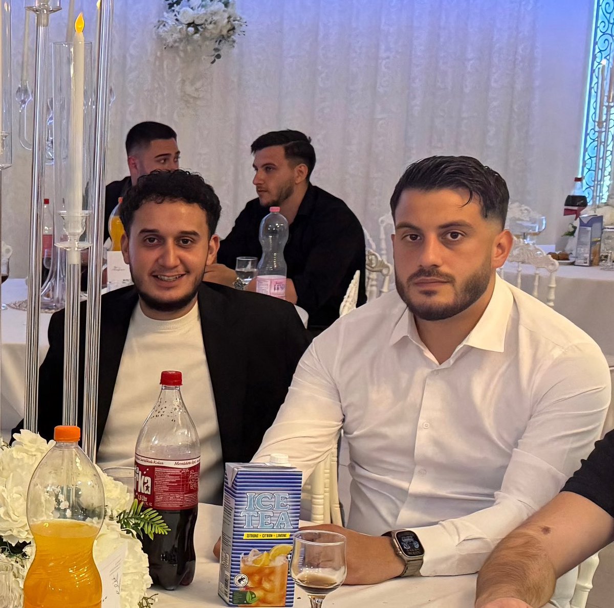 Fazla söze gerek yok abi… Yıllar yılı sırt sırta, omuz omuza daima abilik yapıyorsun bize. Dik durmayı senden öğrendik. Rabbim ömrüne bereket, yoluna güç kuvvet versin. Nice yaşlara PRESİDENTE  <a href="/ErtuCalik1905/">Ertuğrul</a>