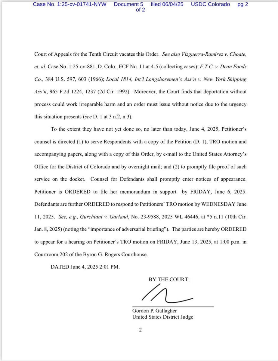 ElectionPostUSA's tweet photo. #BREAKING 🚨 | 🇺🇸👨🏻‍⚖️ Federal Judge Gordon Gallagher of Colorado has issued an order preventing the Trump administration from deporting the wife and five children of Mohamed Soliman, the Boulder terror suspect.

#Colorado | #Boulder | #Soliman https://t.co/WMtMaAUWON
