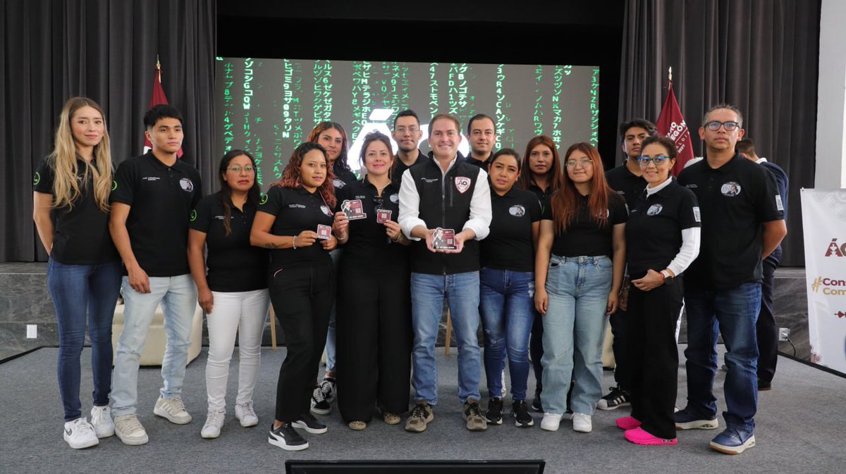LopezCasarinJ's tweet photo. 📸Les comparto algunos momentos de la presentación de Dalia, nuestra nueva asistente virtual.

Gracias al trabajo en equipo, hoy damos un paso importante hacia una alcaldía más moderna, cercana y eficiente. Con Dalia vamos a poder sistematizar, medir y atender mejor la demanda ciudadana.

Agradezco a Iñigo Fernández Baptista de @Meta y a @ManceraCesar de @LaAgenciaCDMX por acompañarnos. ¡Así se ve la innovación cuando se pone al servicio de las y los obregonenses! 🙌🏻
#HablaConDaliaÁO #AlcaldíaModelo
