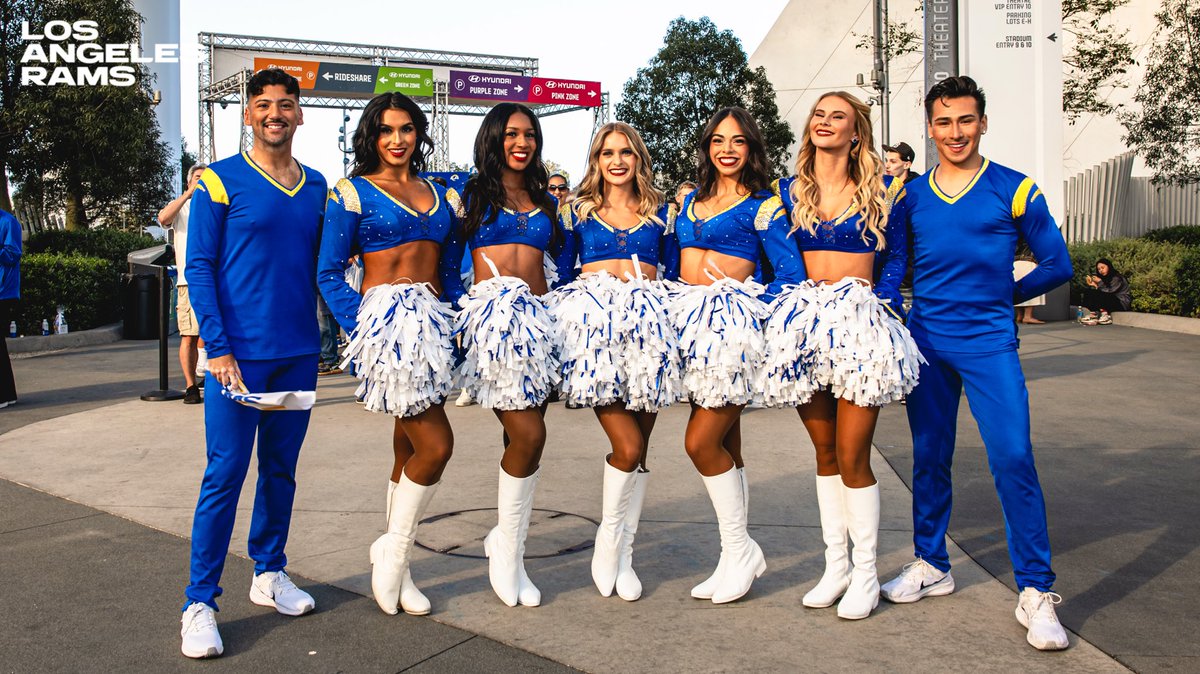LARamsCheer's tweet image. Loved seeing all the Rams fans at Rams Revealed Live! 💙💛