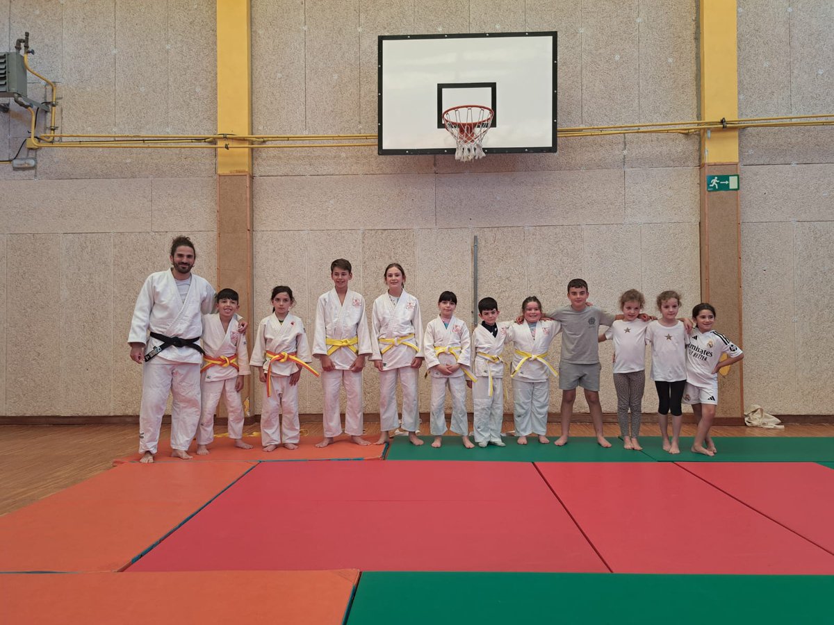 🏆Tralo torneo de Boqueixón organizado polo JC Escola (moitas grazas 🙏) con 50 judokas do <a href="/TerrasDSantiago/">JCTerras de Santiago</a> 
🥋Exhibicións de fin de curso nos coles da Sionlla e  Tordoia🥋 
😃😃👏👏