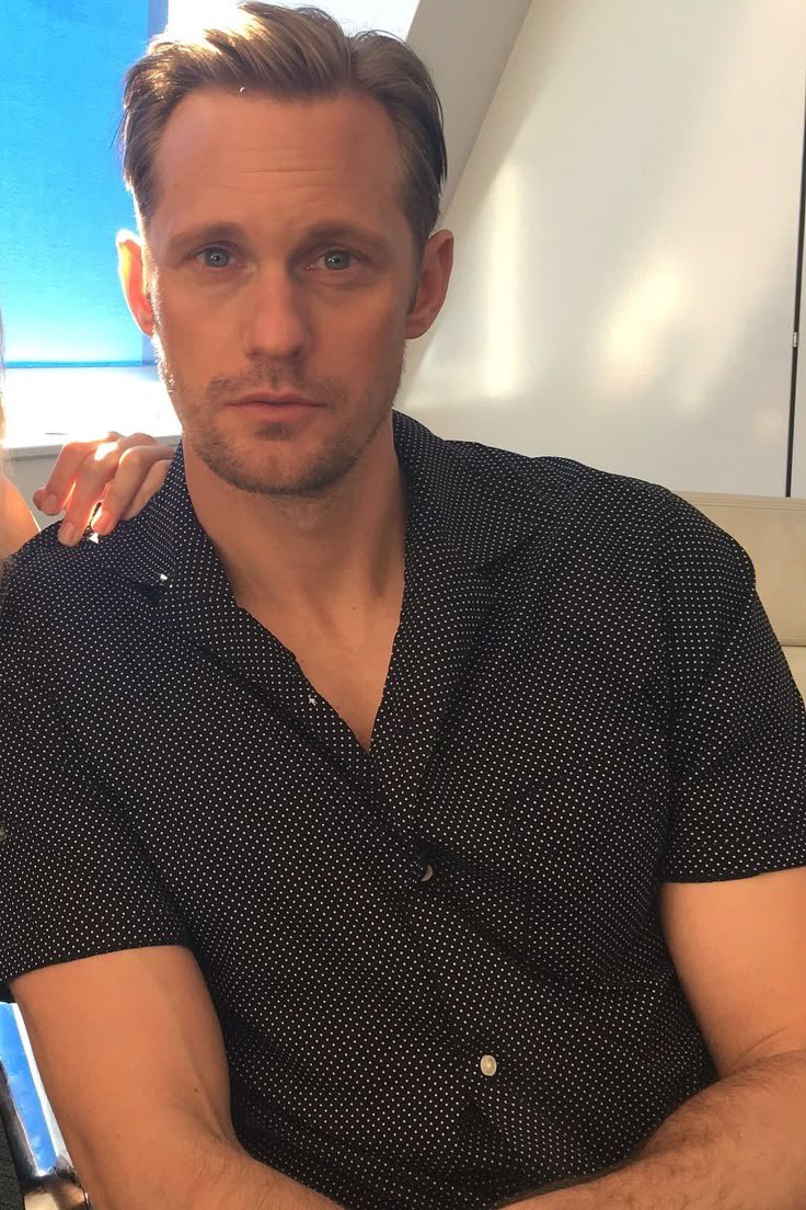 tsrobbie's tweet photo. he is so tall and handsome as hell https://t.co/qUv2RjMOth
