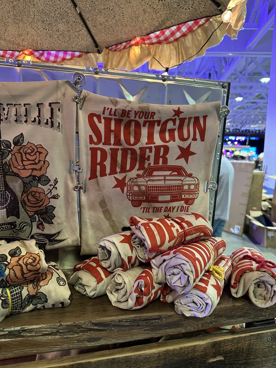 ok beyoncé themed t shirt at cma fest