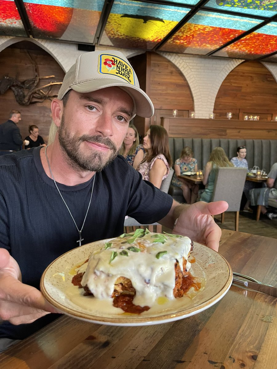 Piece of Lasagna bliss🍅🧀
#StormsHere