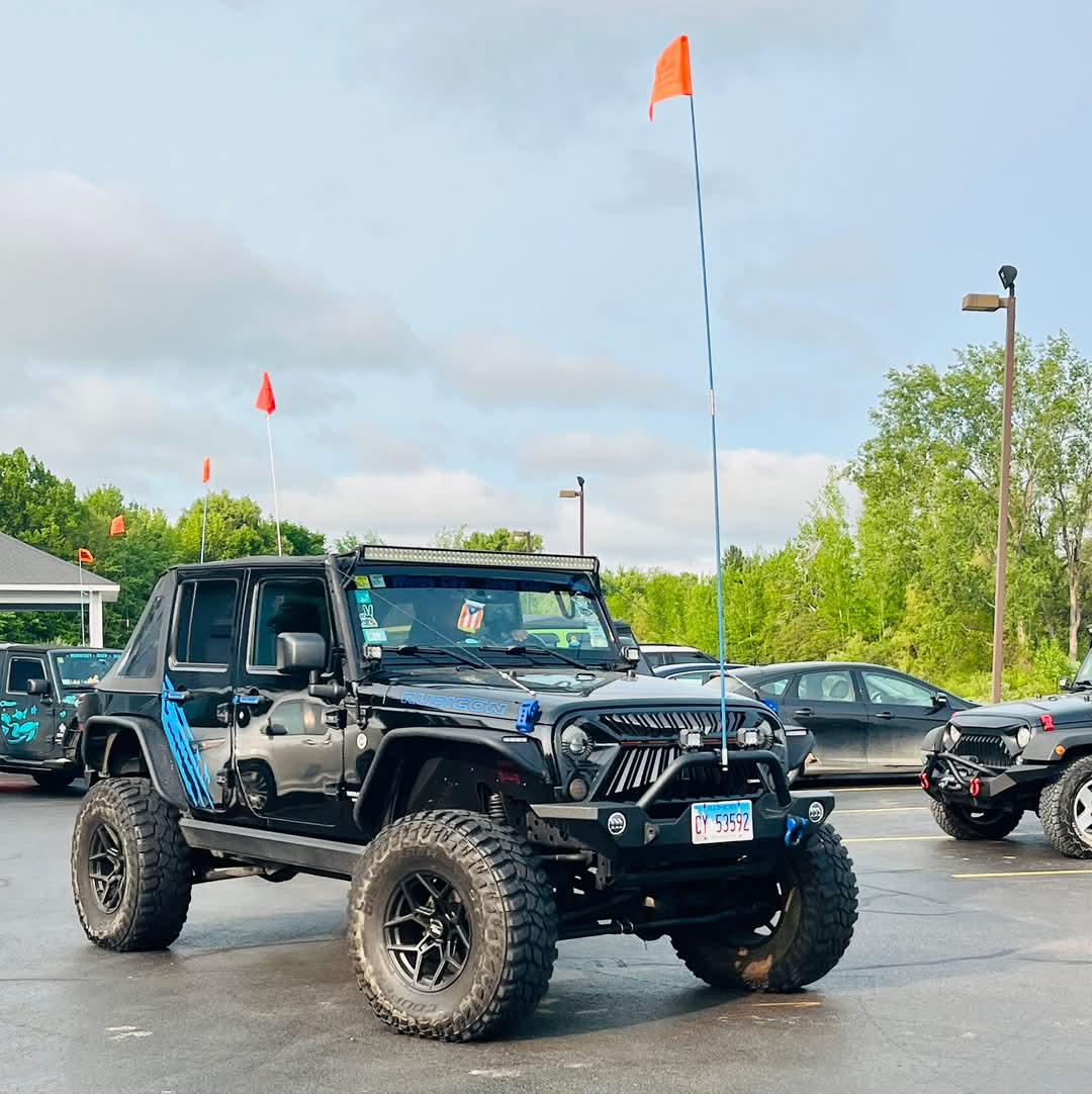 Jeep_Jose11's tweet photo. El Patrón Leading The Way 

#Rubicon #SevenSlotBattalion #Wrangler #SilverLakeSandDunes #SLSD25 #JeepLife #Wepa #michigan https://t.co/SYpuYvDv9F