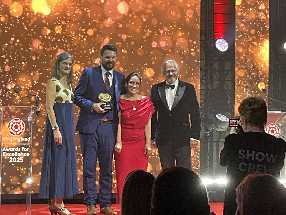 Congrats to Sunnyside Guest House Southport, Merseyside for their 2nd Gold win tonight, this time for #EthicalResponsibleAndSustainableTourism award! #VEAwards2025