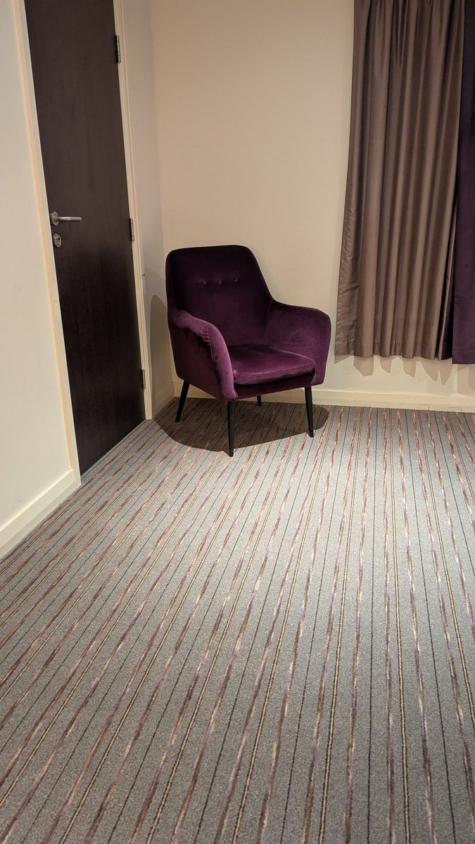 Subboy24's tweet image. One of the loneliest cuck chairs I&apos;ve ever seen