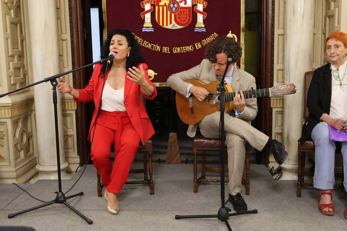 Subdelegación Gobierno Granada (@subdegobgranada) on Twitter photo 🟣 La Subdelegación del Gobierno entrega los galardones 'Granadinas por la Libertad VII'.
🟢 En los que se ha reconocido la gran labor de siete figuras femeninas esenciales en la historia reciente de la provincia de #Granada. 
¡Enhorabuena! 👏🏼👏🏼
Las homenajeadas han sido👇🧶 🟣 La Subdelegación del Gobierno entrega los galardones 'Granadinas por la Libertad VII'.
🟢 En los que se ha reconocido la gran labor de siete figuras femeninas esenciales en la historia reciente de la provincia de #Granada. 
¡Enhorabuena! 👏🏼👏🏼
Las homenajeadas han sido👇🧶