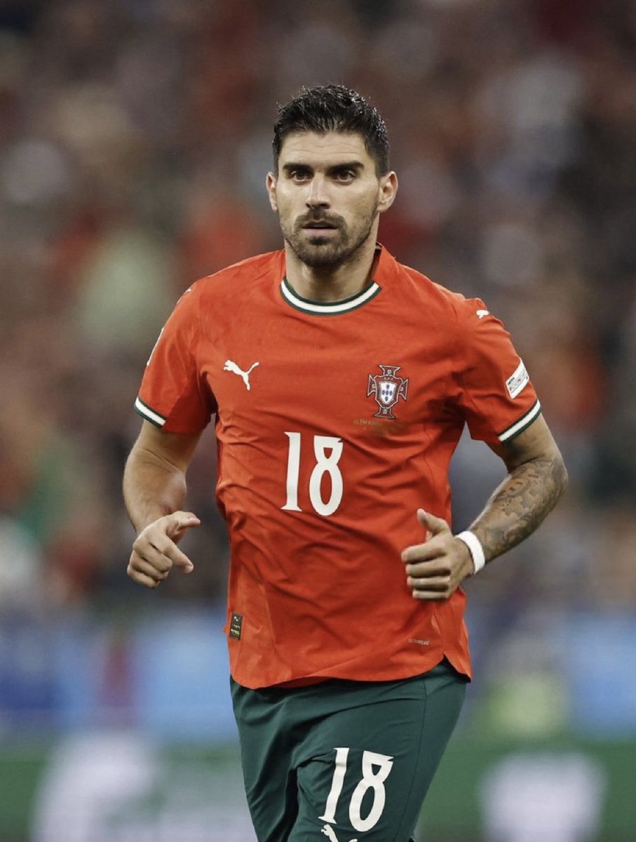 نكبة منتخب البرتغال ولاعب الهيلال روبين نبفيز : 
د 48 تسبب في هدف المانيا
د 54 كرت اصفر
د 58 تم اخراجه

د 63 هدف التعادل للبرتغال
د 68 هدف لكريستيانو رونالد

خرج النكبة وتأهلت البرتغال لنهائي دوري الامم الاوربية 
#رونالدو 
#ألمانيا_البرتغال