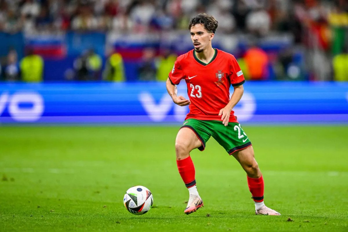 MediaParisien's tweet image. 🤯4 jours après une FINALE DE LDC, il sort une MASTERCLASS avec le Portugal !!!

😱Mais c’est quoi ce joueur ?? Il est possédé c’est pas possible !! 

Fou. Juste FOU.