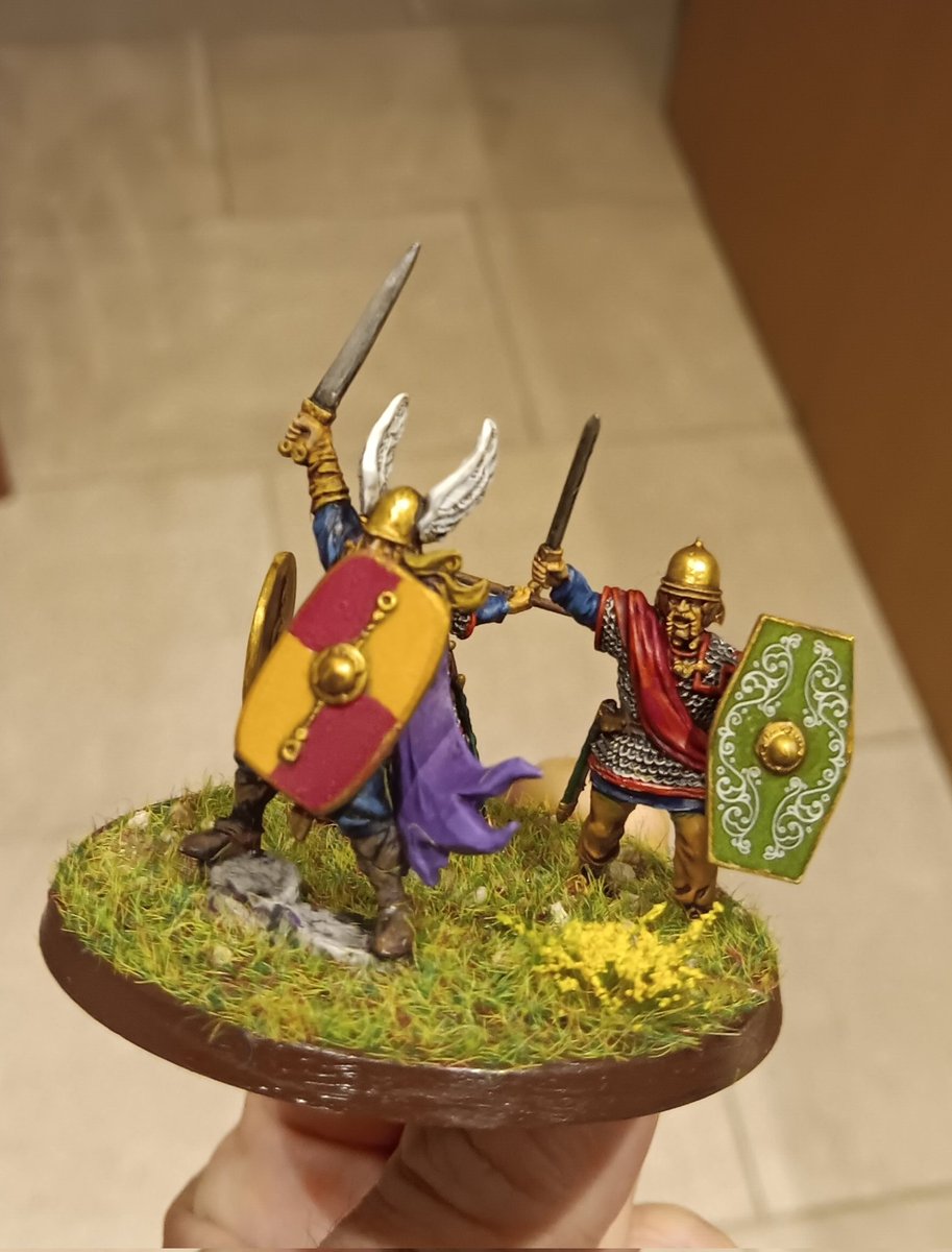 #hobbystreak day 1438 - Vercingetorix and chums - Gallic command base for #hailcaesar