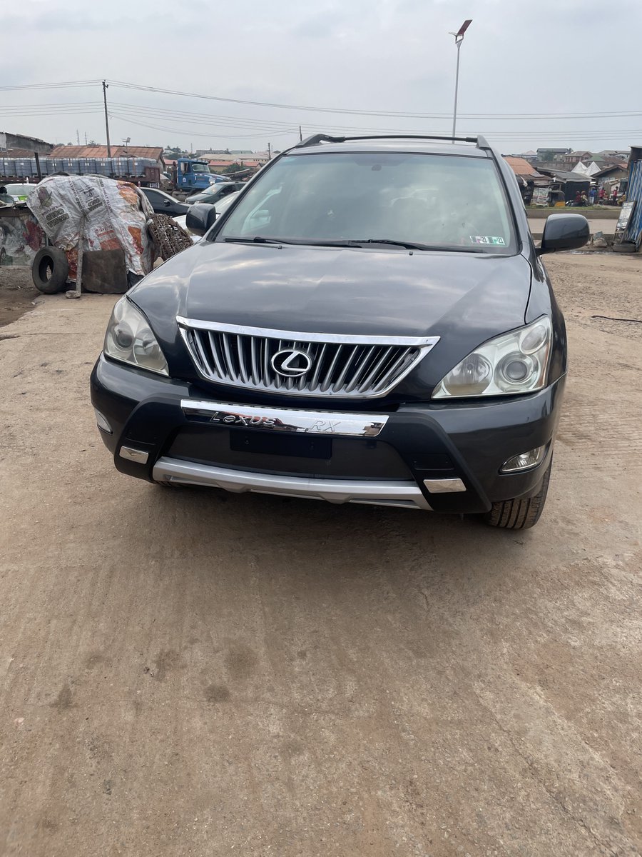 misi_theog's tweet photo. Ileya deals 
Neat Nigerian used 
2008 Lexus RX350

Reverse cam• navigation system• Tesla screen• moon roof • power booth • alloy wheels• leather seats 

⚠️11m https://t.co/lZ390mWDcE