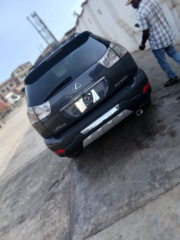 misi_theog's tweet photo. Ileya deals 
Neat Nigerian used 
2008 Lexus RX350

Reverse cam• navigation system• Tesla screen• moon roof • power booth • alloy wheels• leather seats 

⚠️11m https://t.co/lZ390mWDcE