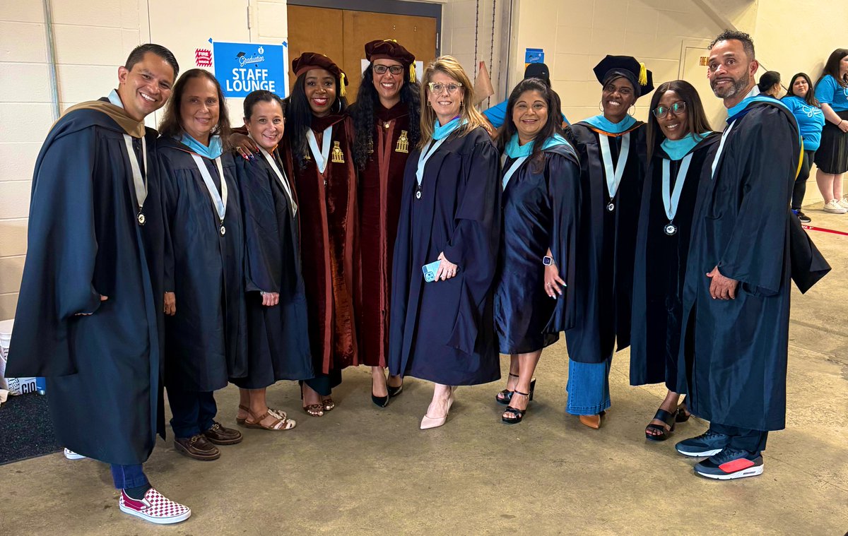 Angel Wilson, Ed.D. (@angelwilson36) on Twitter photo Paws Up! ๐พ Eastside Vertical Team. Paws Up! ๐พ Eastside Vertical Team.