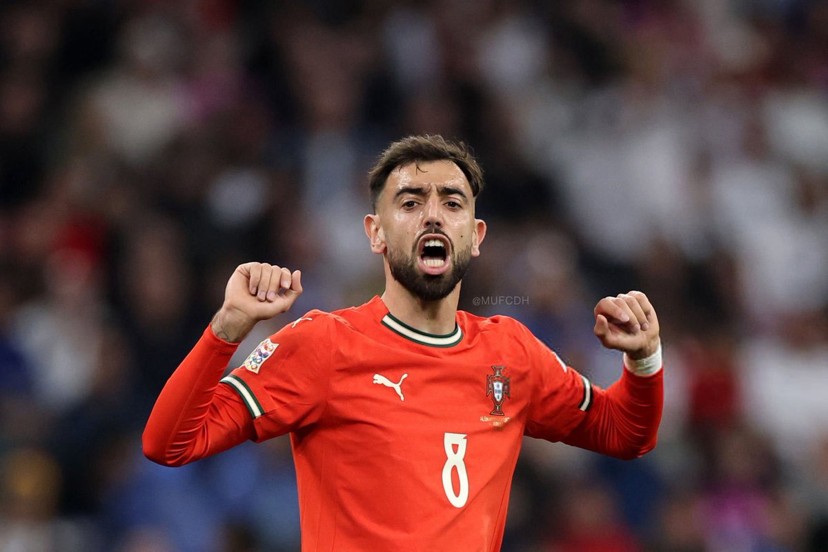 عاجل ورسمياً 🚨🚨🚨🚨🚨| 

البرتغال تتأهل لنهائي دوري الامم الاوروبيه بعد فوزها على المانيا 2-1 تهانينا للقائد برونو وديغوو دالوت 👏👏❤️🇵🇹