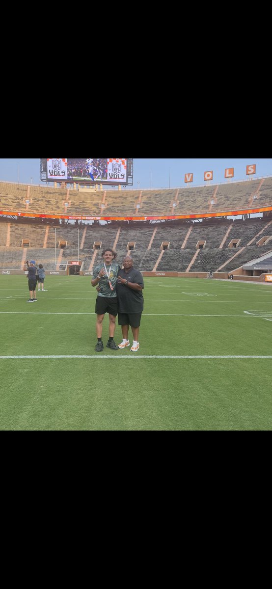 Josiah “Jojo” Pouncy (@jojo_pouncy11) on Twitter photo After a great talk with coach chop <a href="/LevornH/">Coach Chop</a> I am beyond blessed to receive an offer from Tennesee🍊🧡 #agtg #vols #Tennesseevols #Tennesseefb <a href="/CoachTy_1/">Tyler Williams</a> <a href="/JaredLuginbill/">Jared Luginbill</a> <a href="/AllenTrieu/">Allen Trieu</a> <a href="/On3sports/">On3</a> <a href="/Bryan_Ault/">Bryan Ault - Midwest Scout</a> After a great talk with coach chop <a href="/LevornH/">Coach Chop</a> I am beyond blessed to receive an offer from Tennesee🍊🧡 #agtg #vols #Tennesseevols #Tennesseefb <a href="/CoachTy_1/">Tyler Williams</a> <a href="/JaredLuginbill/">Jared Luginbill</a> <a href="/AllenTrieu/">Allen Trieu</a> <a href="/On3sports/">On3</a> <a href="/Bryan_Ault/">Bryan Ault - Midwest Scout</a>