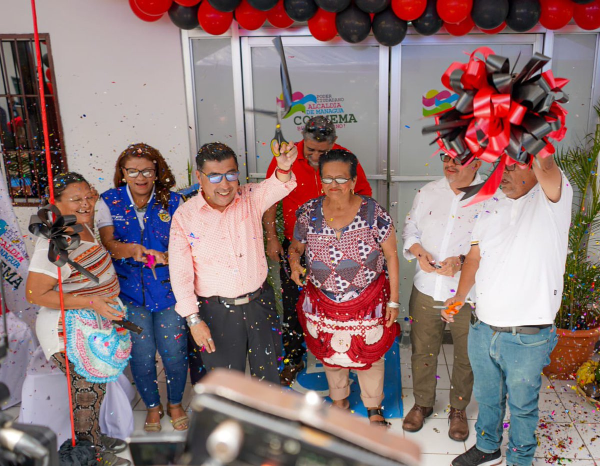 alma_commema's tweet photo. Inauguramos las obras de rehabilitación de las oficinas administrativas en el Mercado Mayoreo

Con el objetivo de fortalecer la atención a comerciantes, autoridades municipales inauguraron la rehabilitación de las oficinas administrativas de COMMEMA en el Mercado Mayoreo. https://t.co/senHKkKBTn