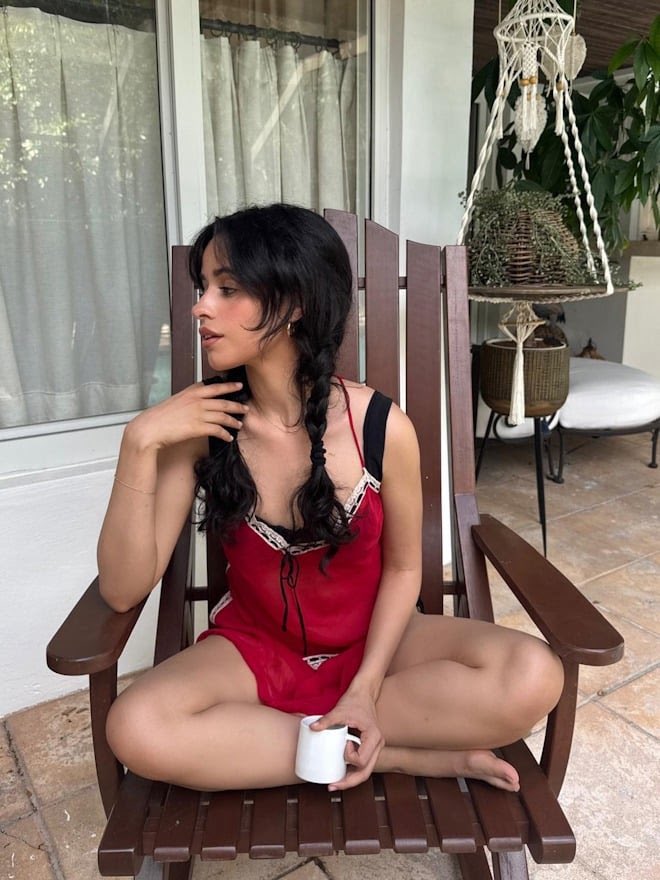 Camila Cabello via e-mail: 

“Meu Deus, faltam só 24 dias pra turnê!!!!!!

Semana passada eu fui pra casa, assisti “Lilo &amp; Stitch” com minhas melhores amigas (porque é isso que pessoas de 28 anos fazem numa sexta à noite) e depois passei o dia seguinte apreciando meus bichinhos