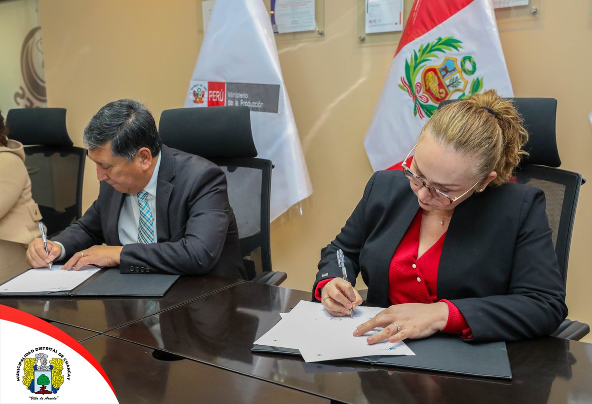 MunicChancay's tweet photo. IMPORTANTE CONVENIO ENTRE LA MUNICIPALIDAD DE CHANCAY Y SANIPES 🤝🐟
La Municipalidad Distrital de Chancay y @SanipesPeru firmaron un convenio para mejorar la sanidad e inocuidad de los productos hidrobiológicos en nuestro distrito.
¡Seguimos trabajando por un Chancay mejor! https://t.co/mQq1R9jSJv
