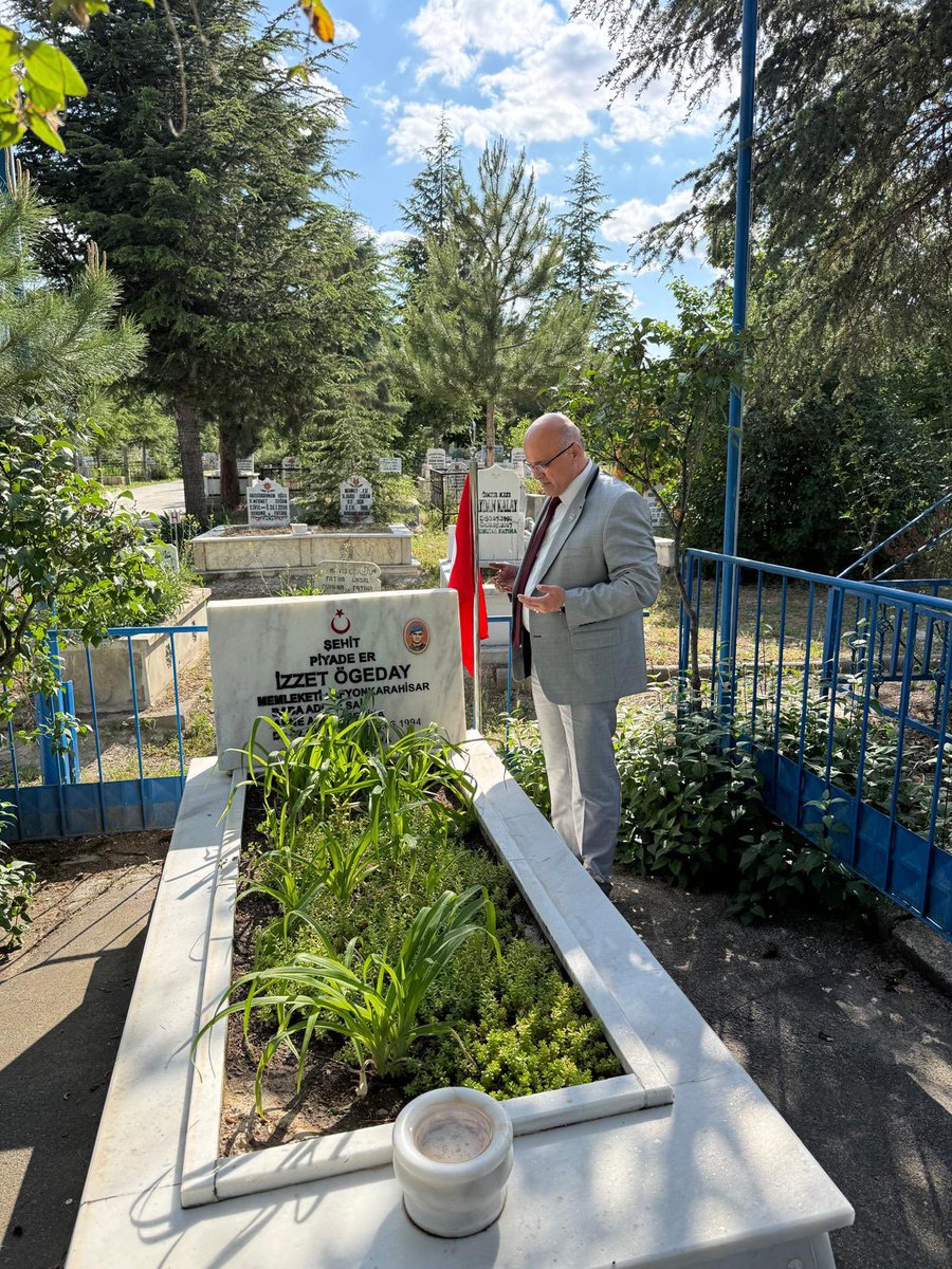 🇹🇷🇹🇷🇹🇷UNUTMADIK UNUTMAYACAĞIZ🇹🇷🇹🇷🇹🇷
05.06.1994 te Tunceli Hozat’ta Şehit olan  Sultandağı Yeşilçiftlik kasabası Nüfusuna Kayıtlı şehit P. Er İZZET ÖGEDAY’ın  şehadetinin 31 nci seneyi devriyesinde saygı rahmet ve dua ile anıyorum.Ruhu Şad Mekanı Cennet Olsun.
